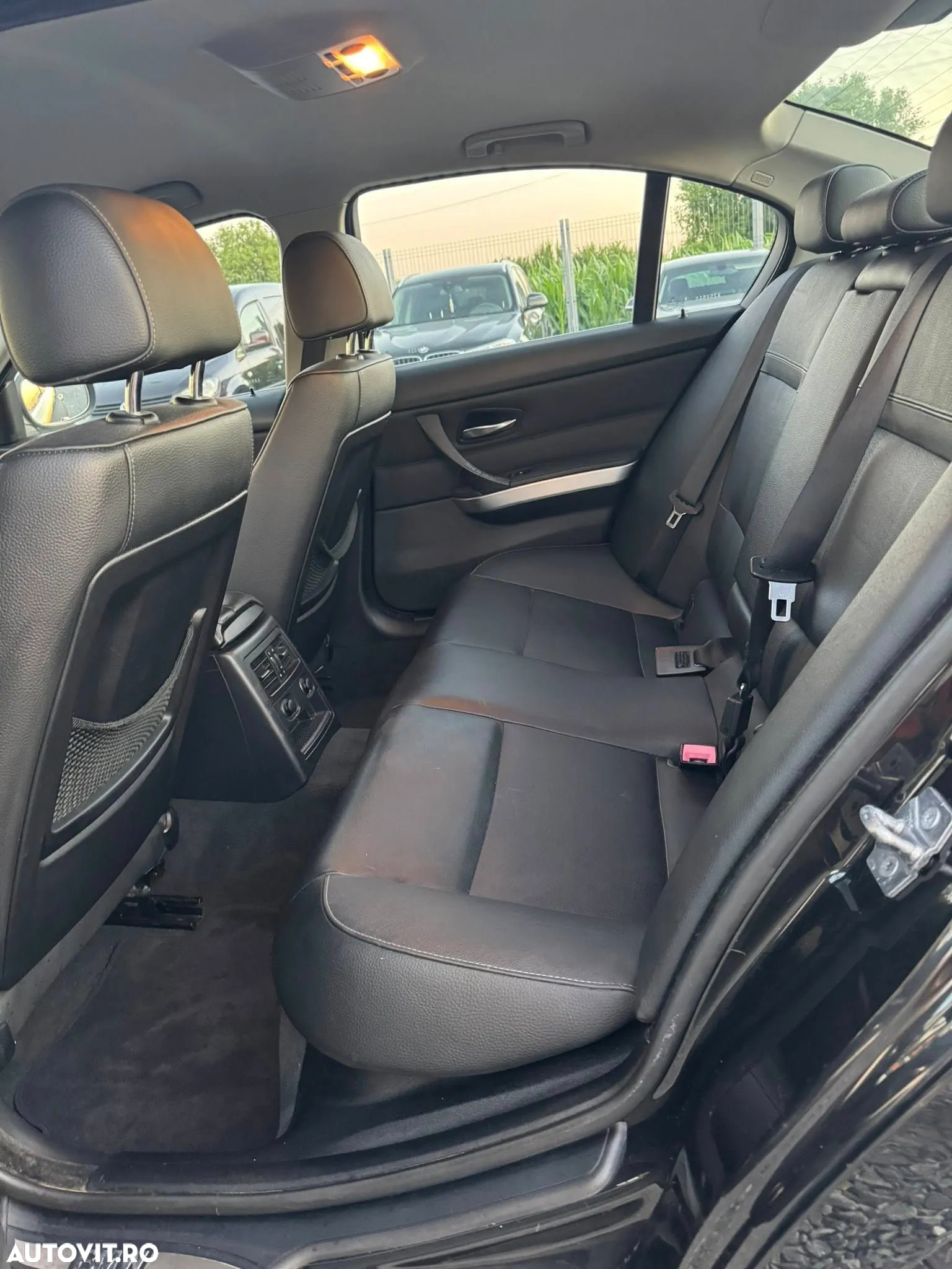 BMW Seria 3 318d Touring Luxury Line - 6