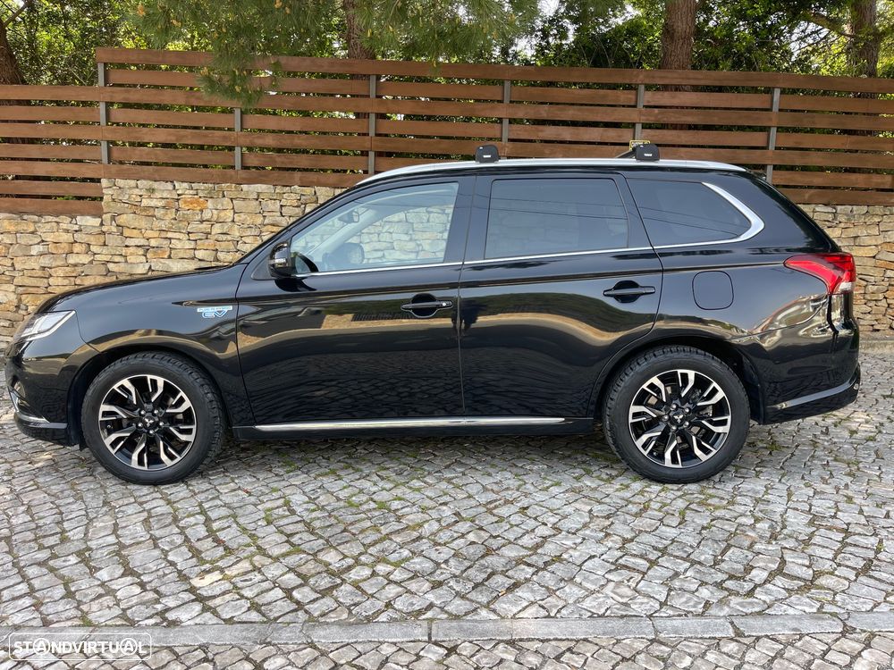 Mitsubishi Outlander - 1