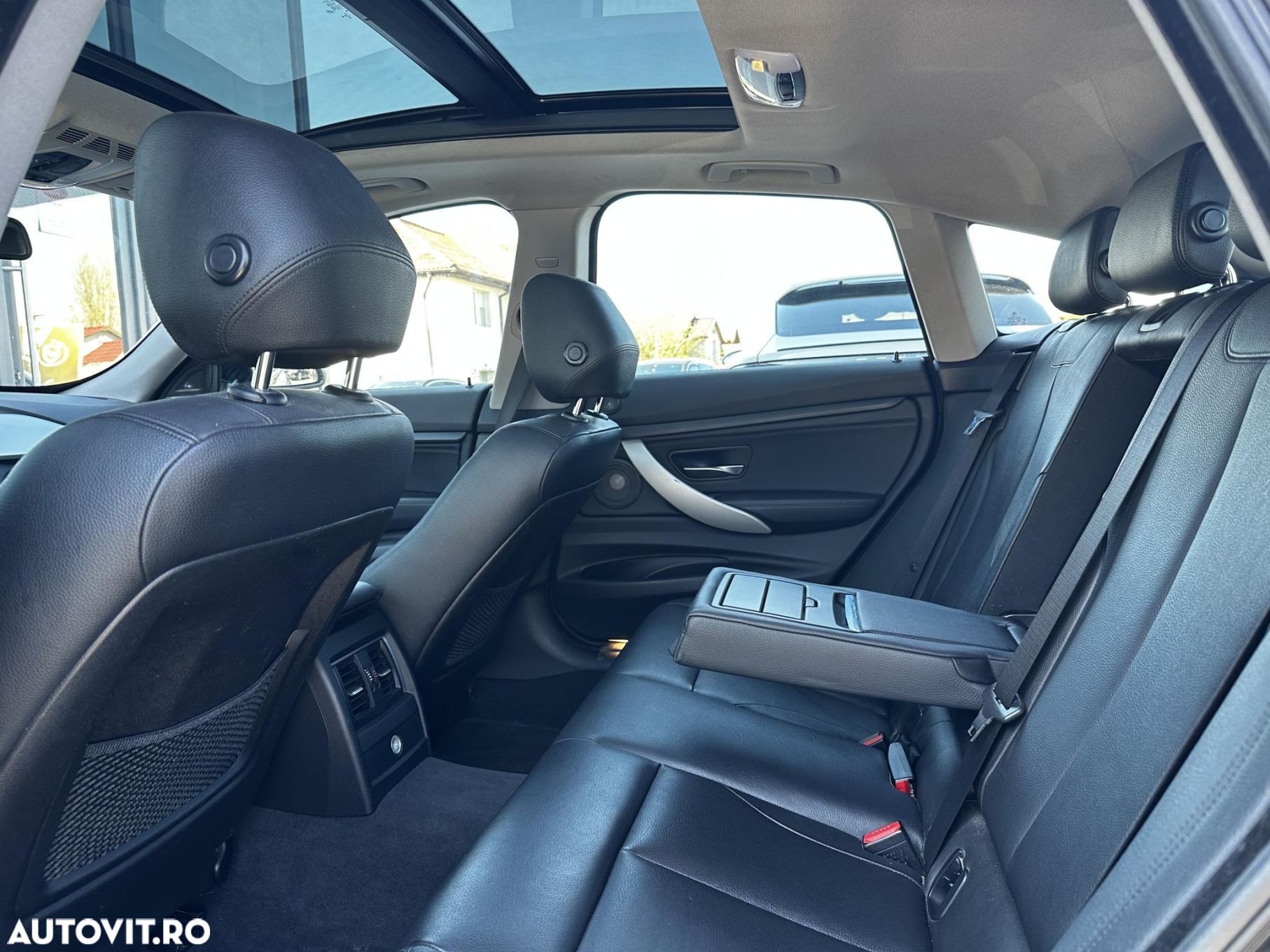 BMW Seria 3 320d xDrive GT Aut. - 28