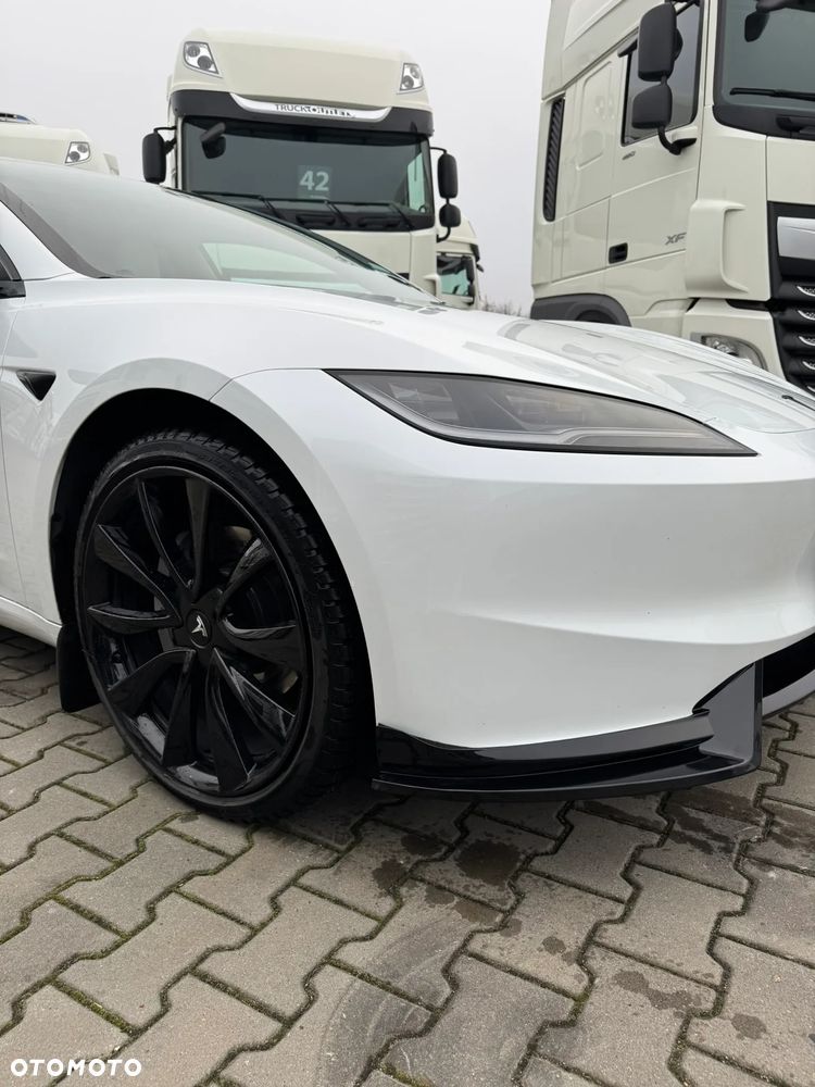 Tesla Model 3 - 7