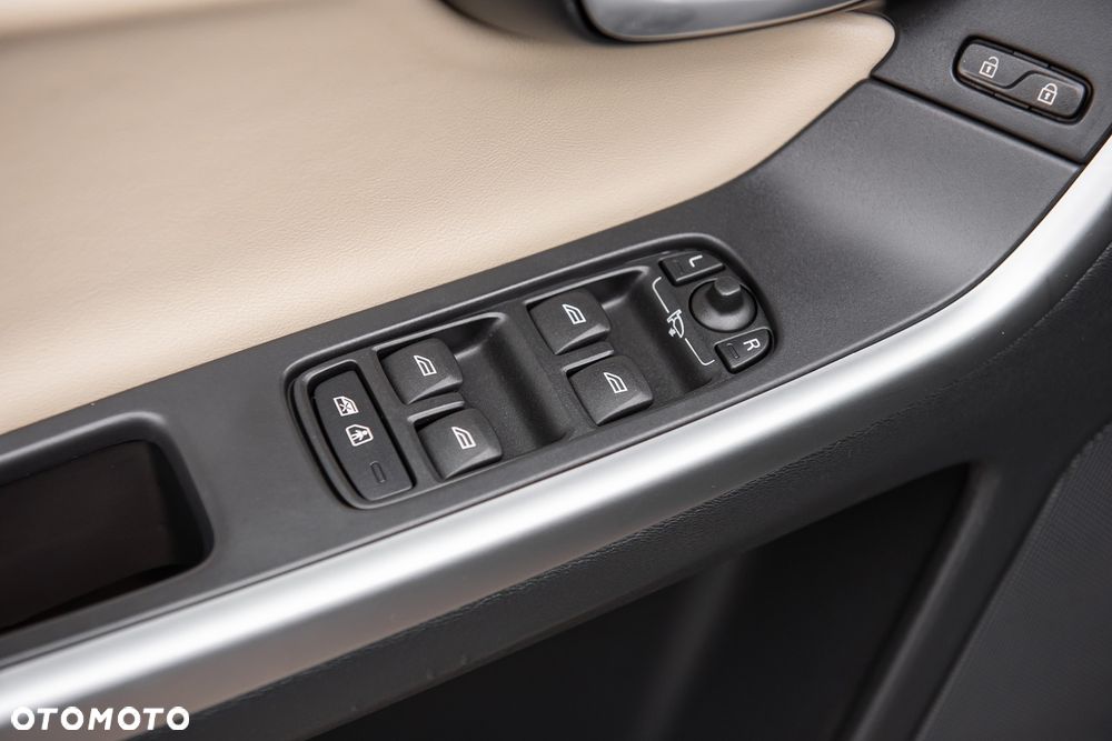 Volvo XC 60 D5 AWD RDesign - 20