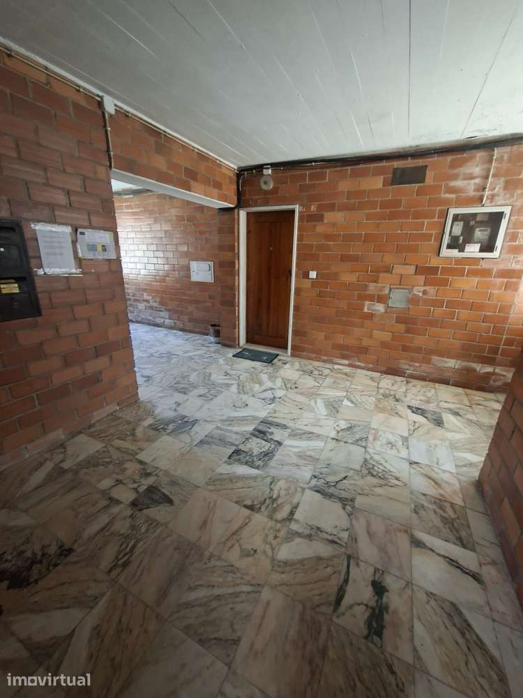 Apartamento T2 no rés do chão com 56m² - Grande imagem: 2/14