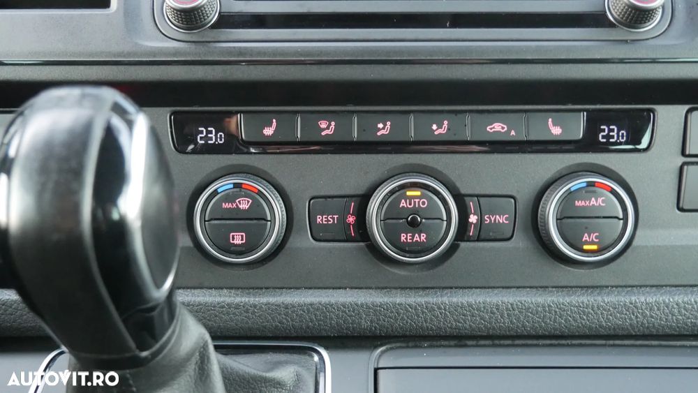 Volkswagen Caravelle - 5