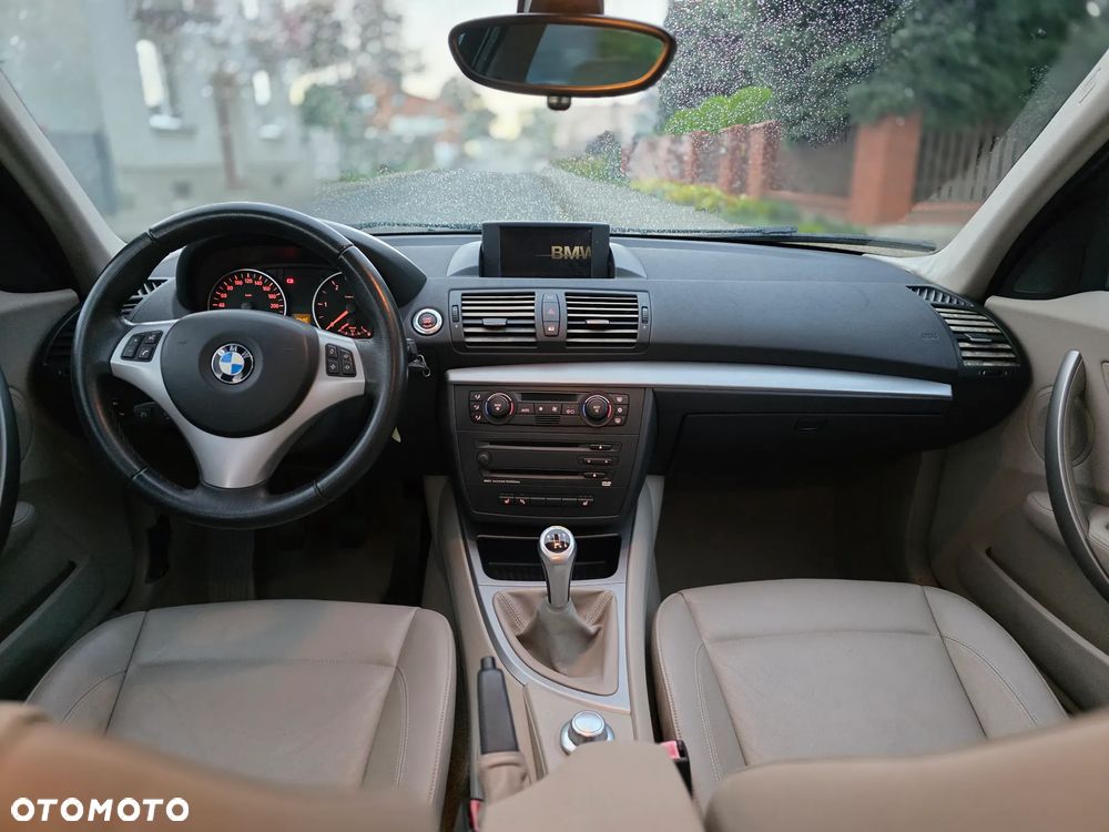 BMW Seria 1 120d DPF - 11