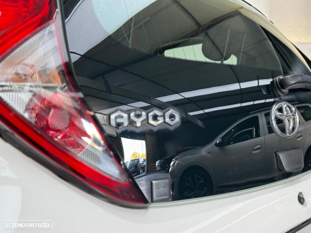 Toyota Aygo x-business - 14