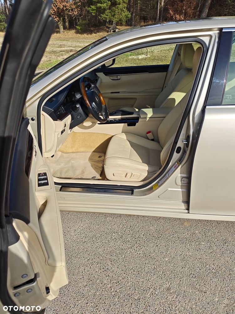 Lexus ES - 3
