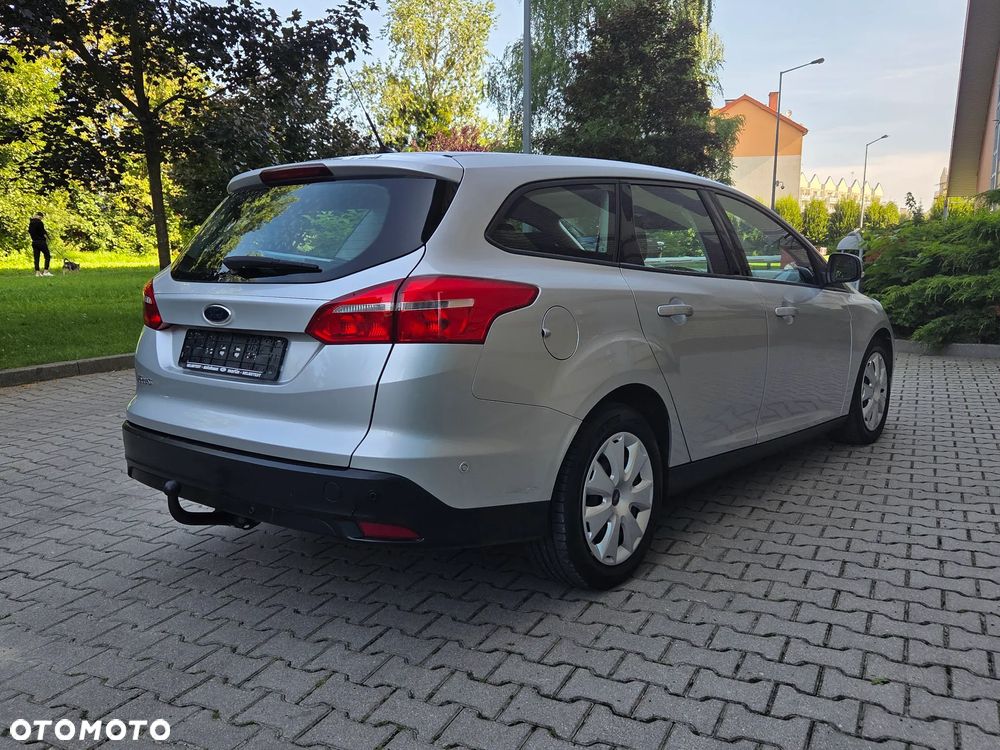 Ford Focus Turnier 1.5 TDCi ECOnetic 88g Start-Stopp-Sy Business - 32