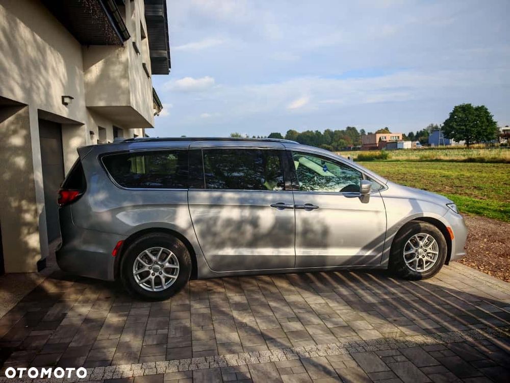 Chrysler Pacifica - 20