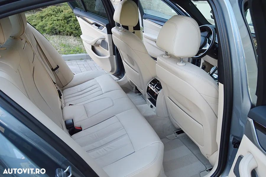 BMW Seria 5 530d xDrive Aut. Sport Line - 27