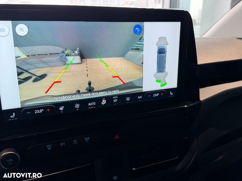 Ford Tourneo Custom - 12