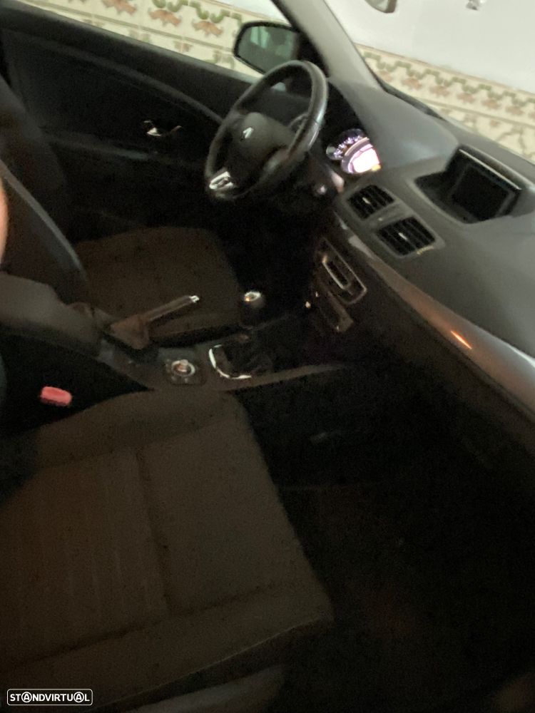 Renault Mégane 1.5 dCi Confort SS - 9