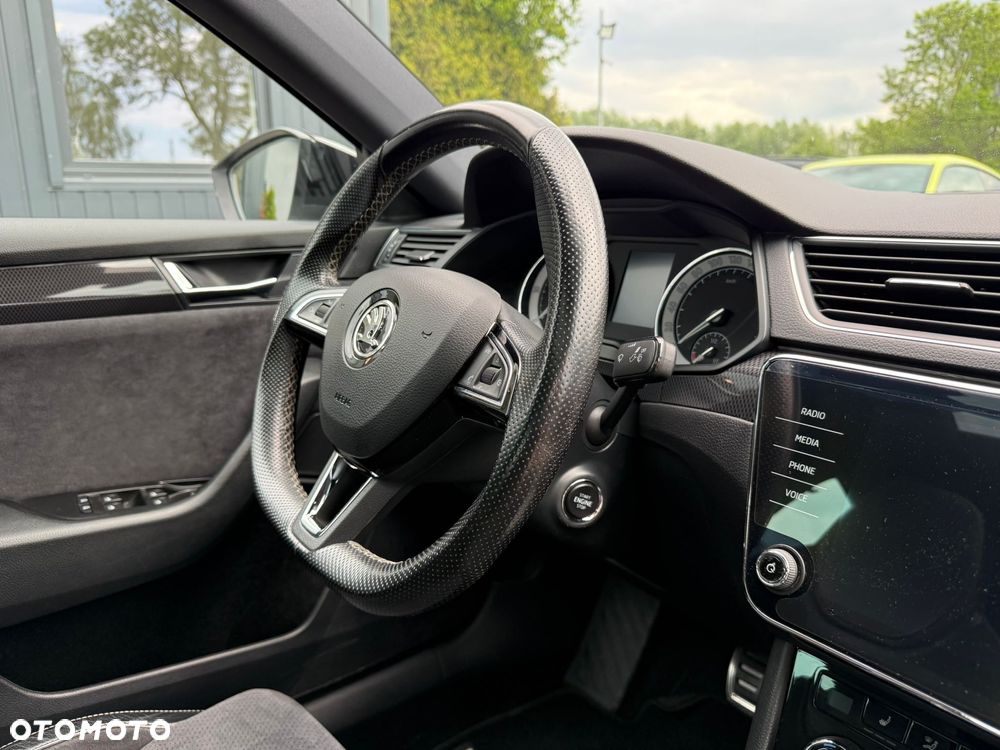 Skoda Superb 2.0 TDI Sportline DSG - 17