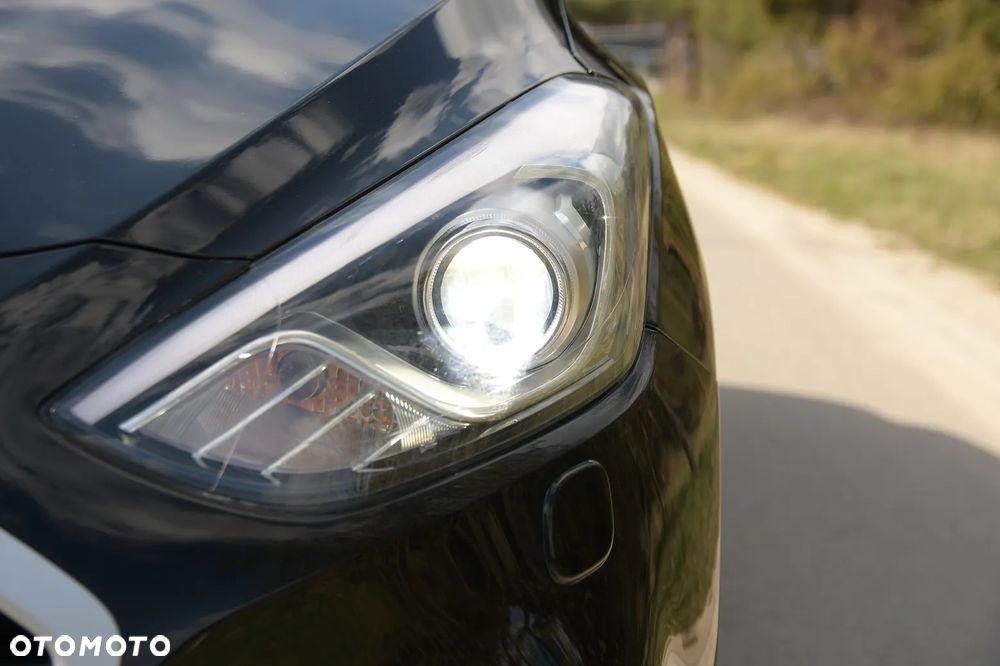 Toyota Auris - 13