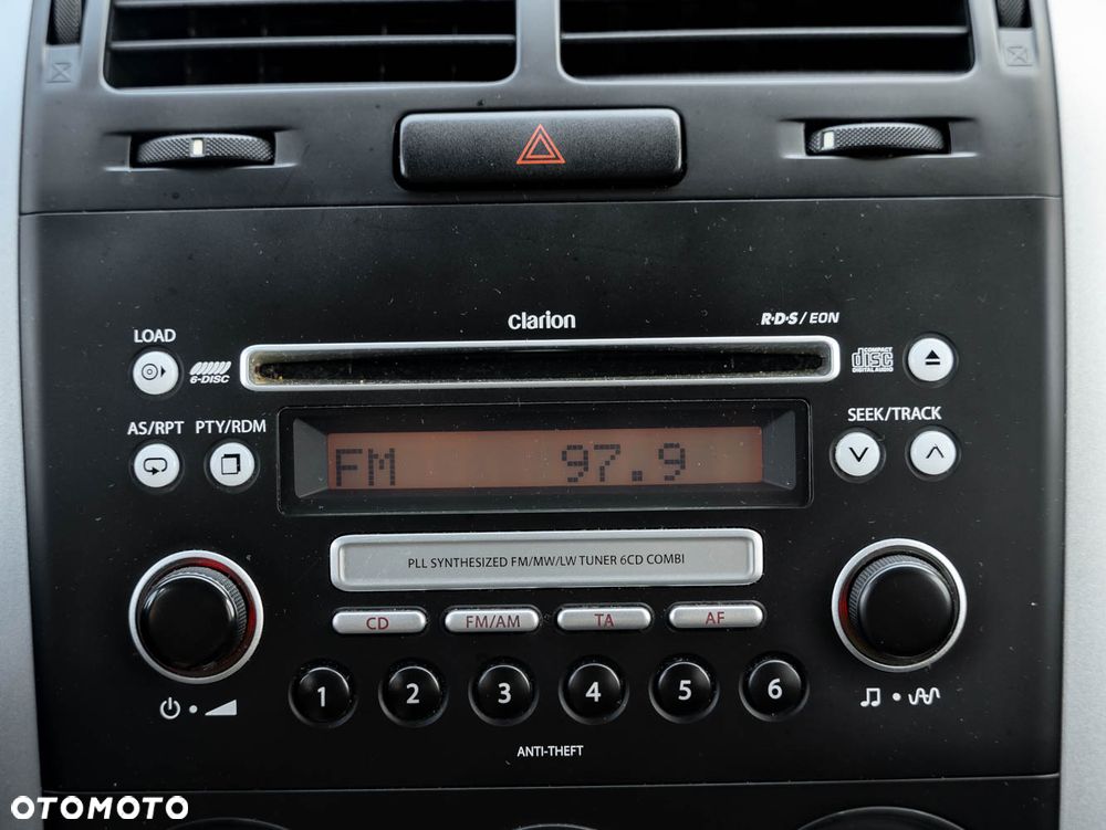 Suzuki Grand Vitara 2.0 Comfort + - 24
