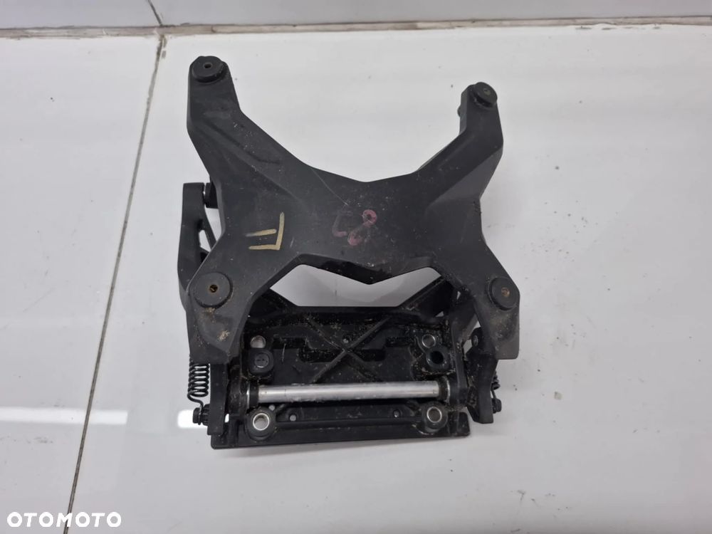 STELAŻ MOCOWANIE SZYBY PRZEDNIEJ PRZÓD BMW F900 XR K83 K84 8522882 - 2
