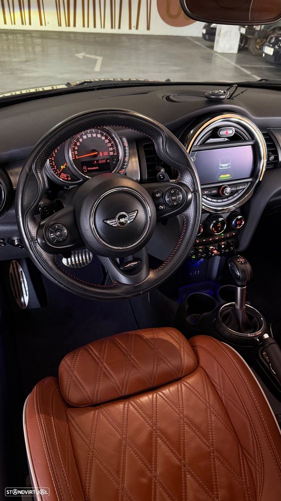 MINI Cabrio Cooper S Auto. Sidewalk - 32