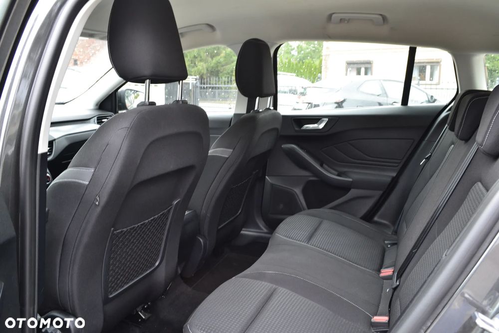 Ford Focus 1.0 EcoBoost Hybrid ACTIVE - 10