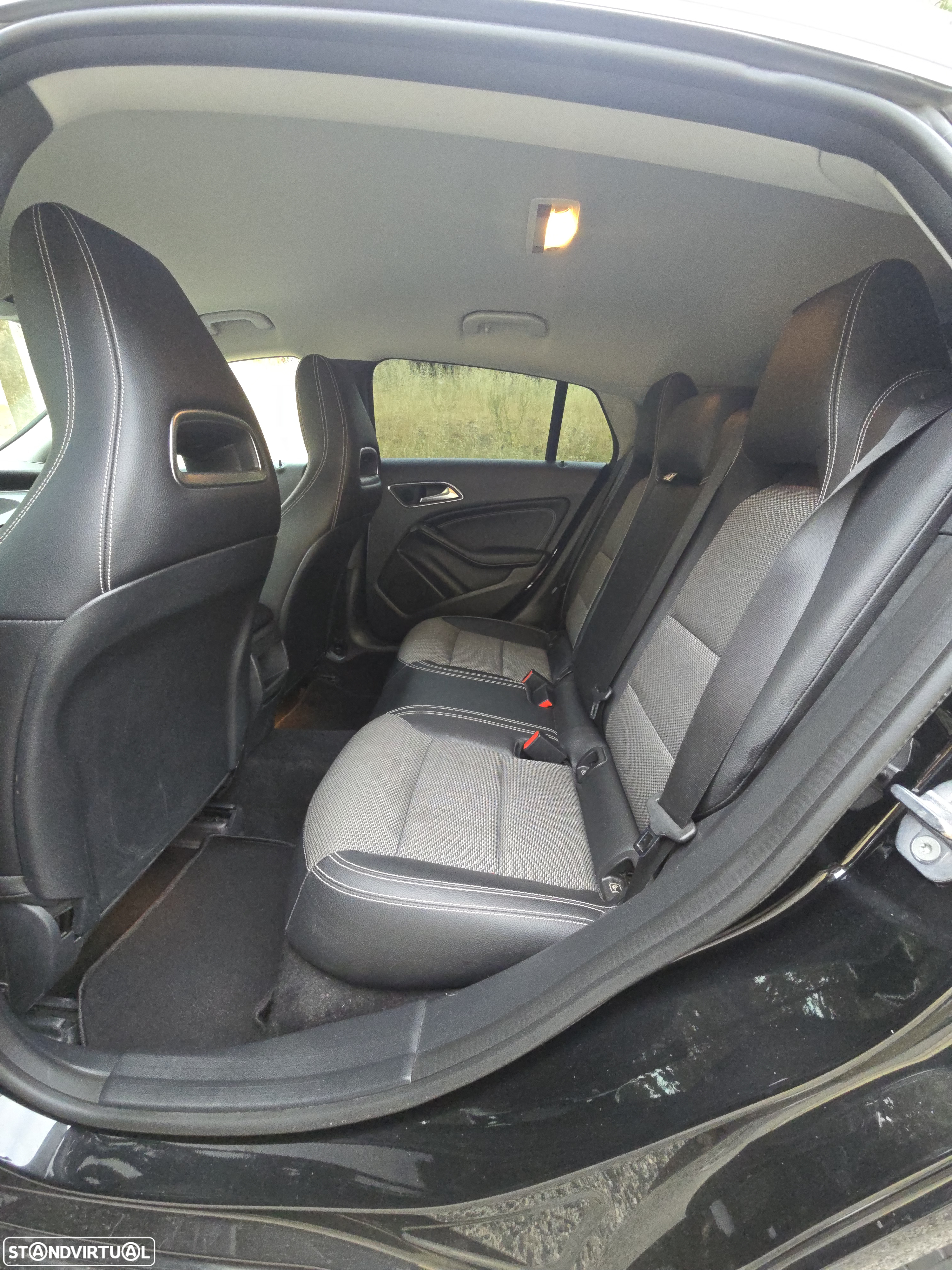Mercedes-Benz CLA 200 d Shooting Brake Urban Aut. - 25
