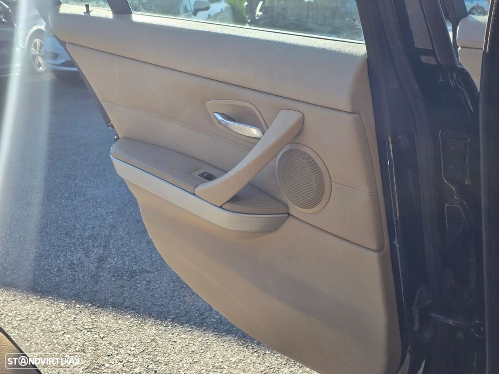 BMW 320 d Navigation - 23