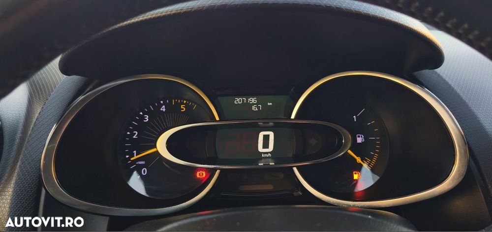Renault Clio 1.5 dCi 90 FAP Dynamique - 9