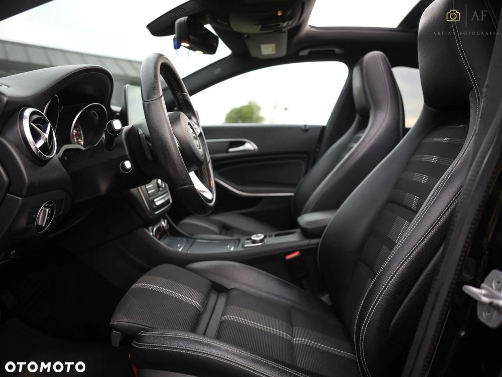 Mercedes-Benz CLA 220 d 7G-DCT - 23