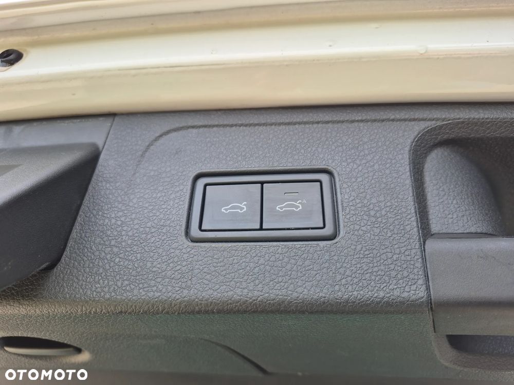 Volkswagen Passat - 22