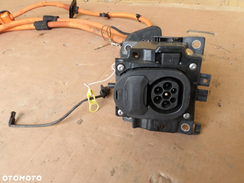 GNIAZDO LADOWANIA AUDI E TRON 4KL971093S - 5