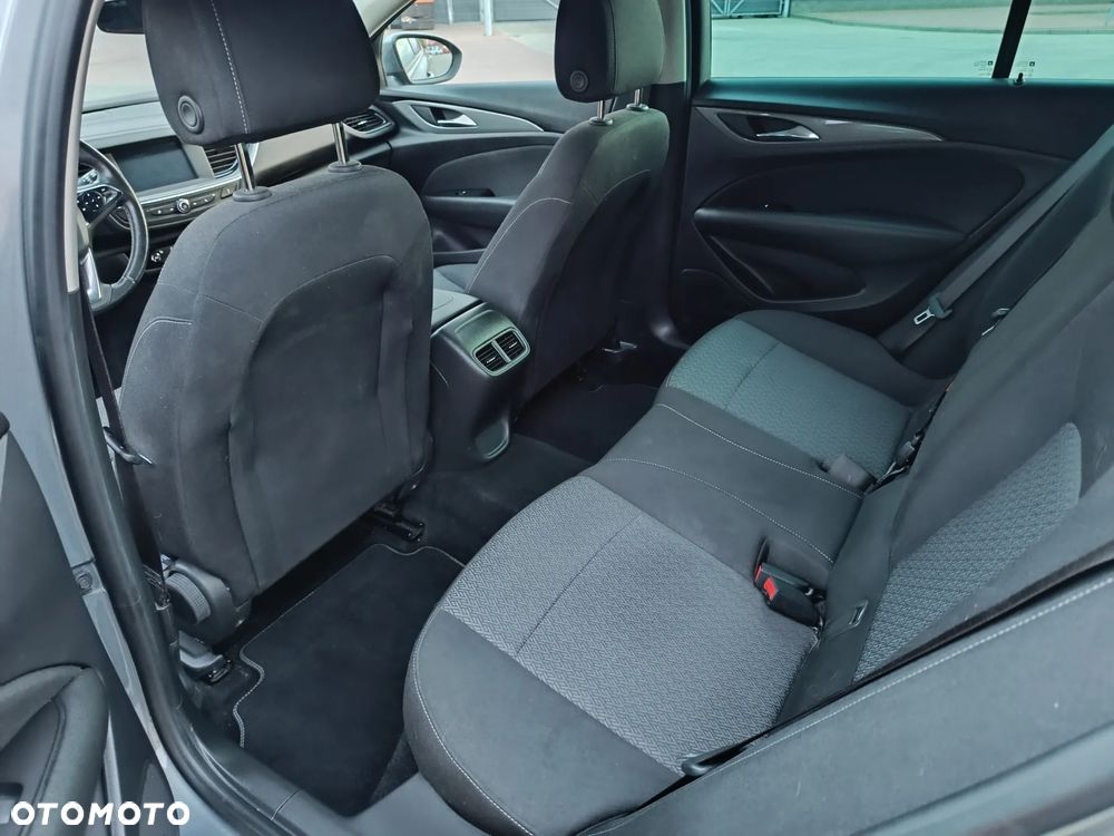 Opel Insignia - 11