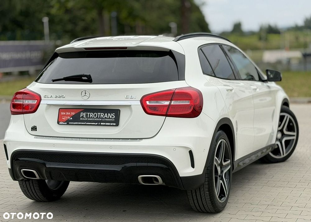 Mercedes-Benz GLA 220 CDI 7G-DCT AMG Line - 12