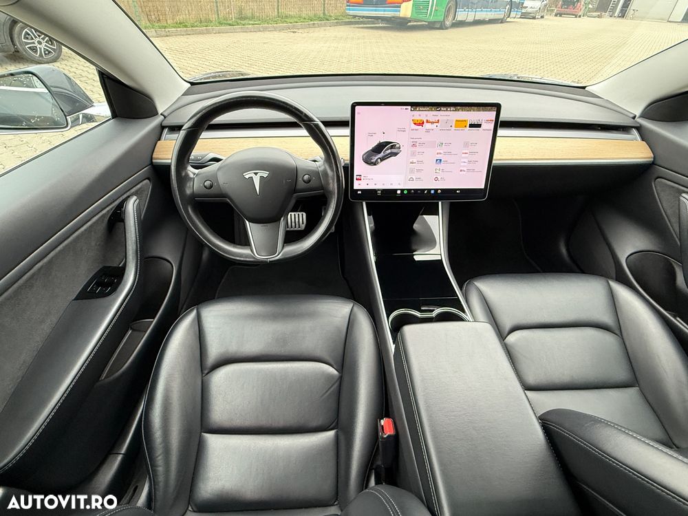 Tesla Model 3 - 7
