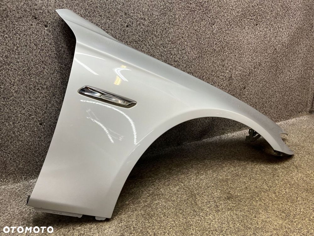 Blotnik prawy przod przedni kierunkowskaz BMW F11 F10 354 srebrny LADNY - 6