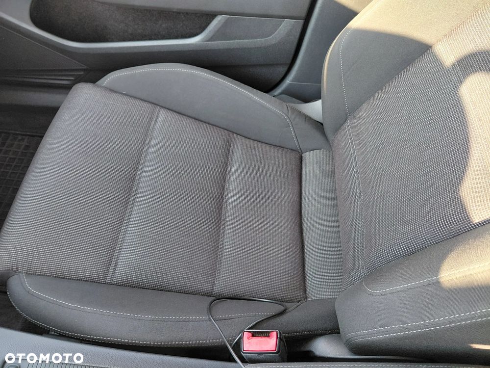 Volkswagen Passat 1.8 TSI BMT Comfortline - 34