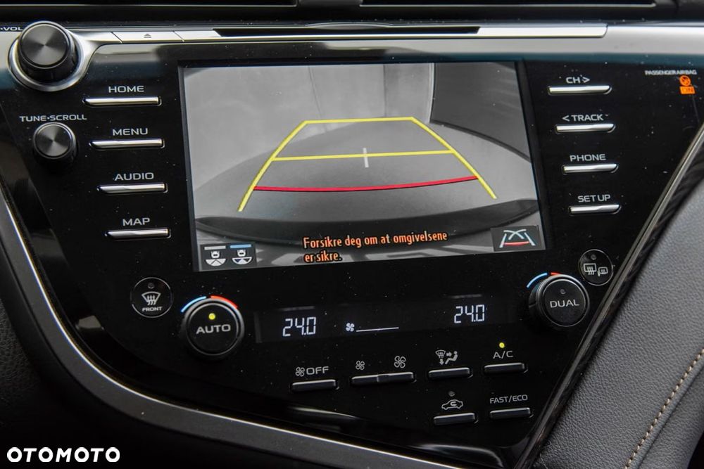 Toyota Camry 2.5 Hybrid Executive CVT - 11