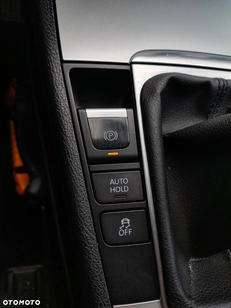 Volkswagen Passat 1.6 TDI DPF BlueMot Highline - 20