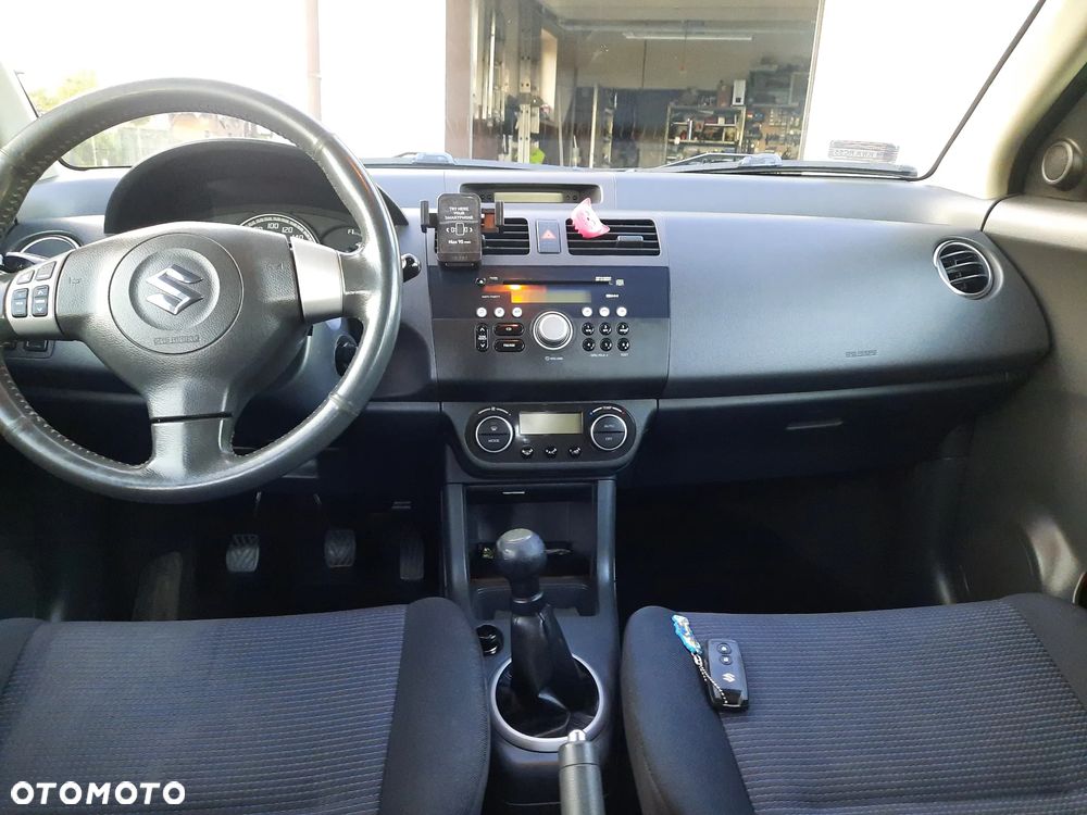 Suzuki Swift - 19