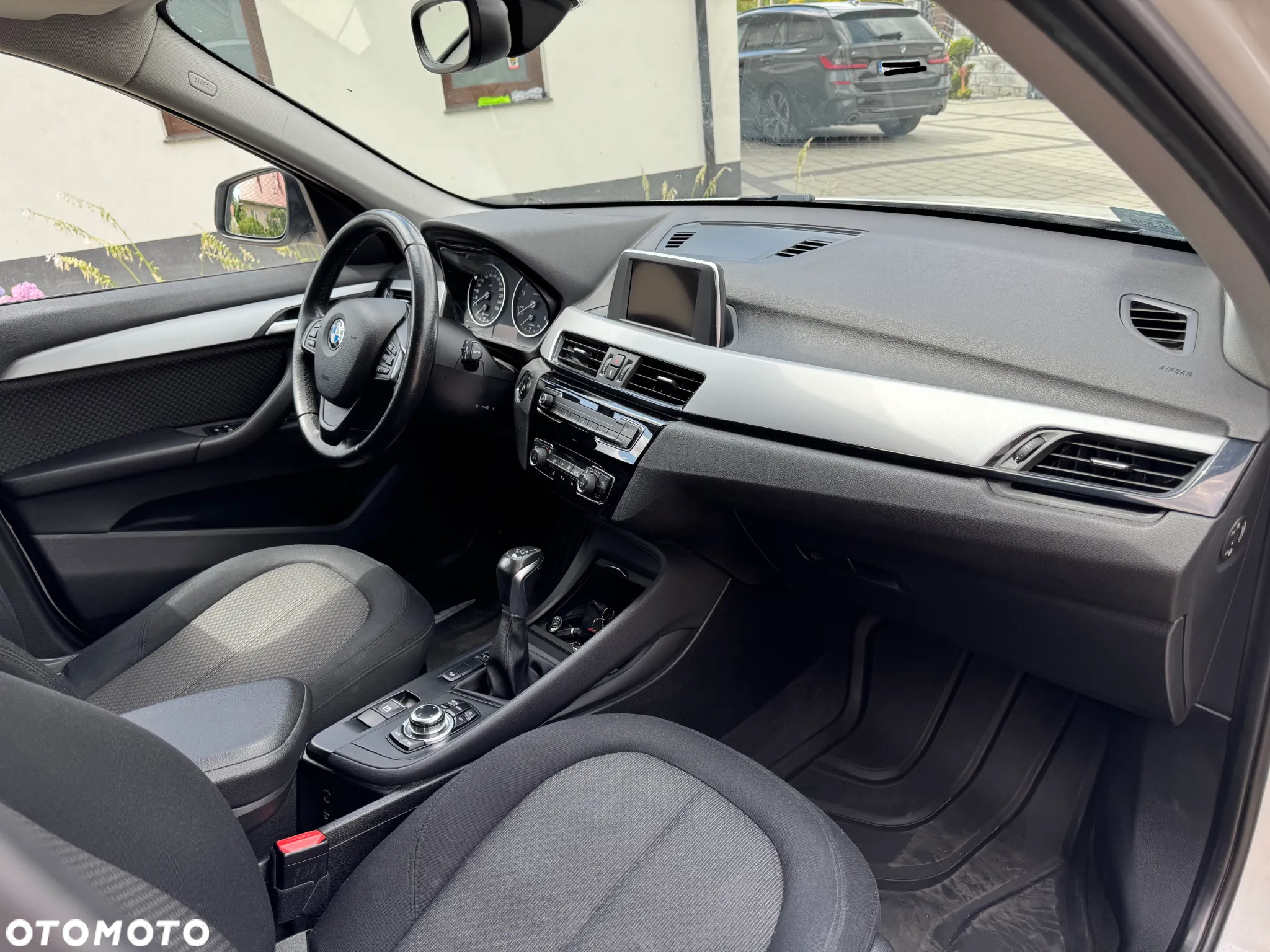 BMW X1 xDrive20d Advantage - 8