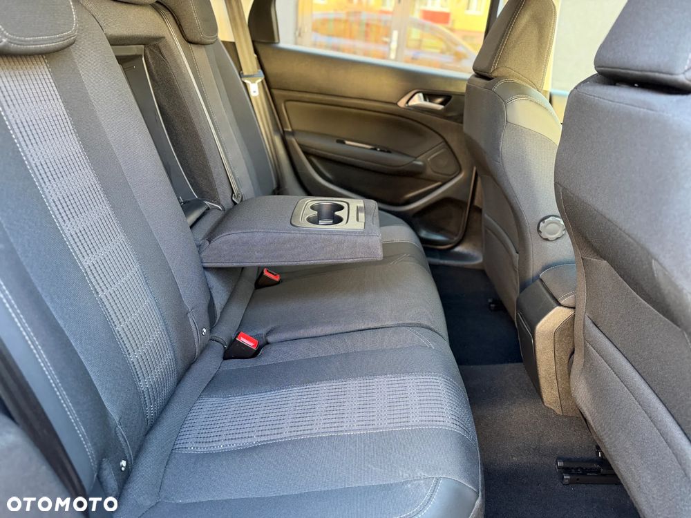 Peugeot 308 1.2 PureTech Allure S&S - 17