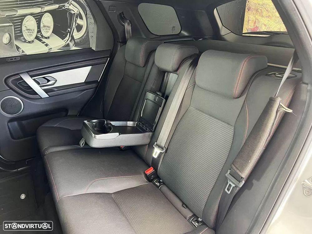 Land Rover Discovery Sport - 28