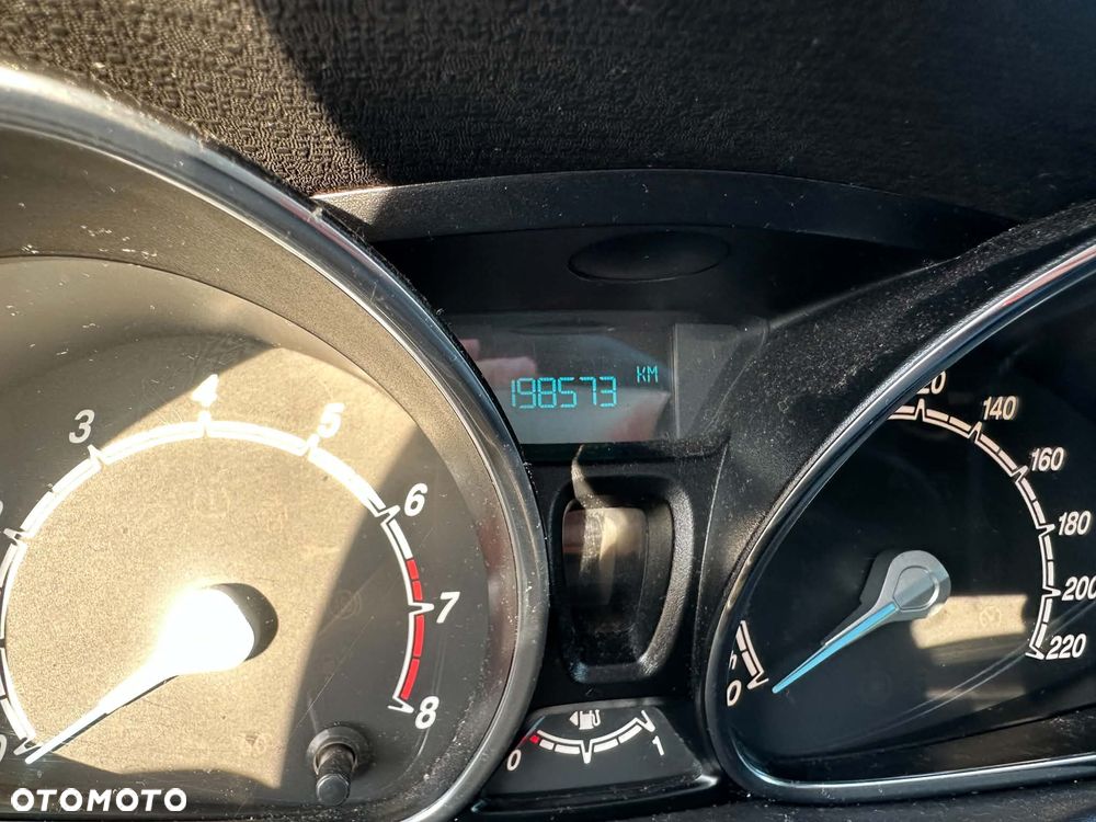 Ford Fiesta 1.4 Ghia - 14