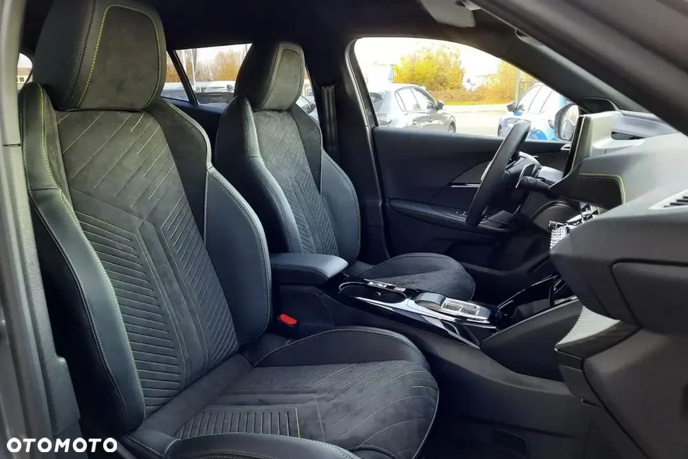 Peugeot 2008 PureTech mHEV GT Exclusive e-DCS6 - 4