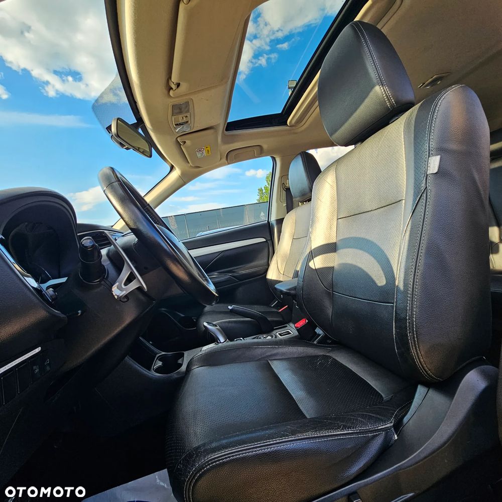 Mitsubishi Outlander - 24