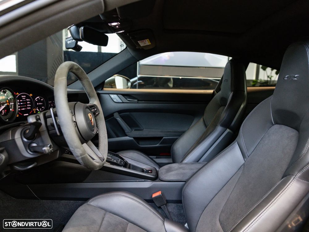Porsche 911 (992) Carrera 4 GTS PDK - 30