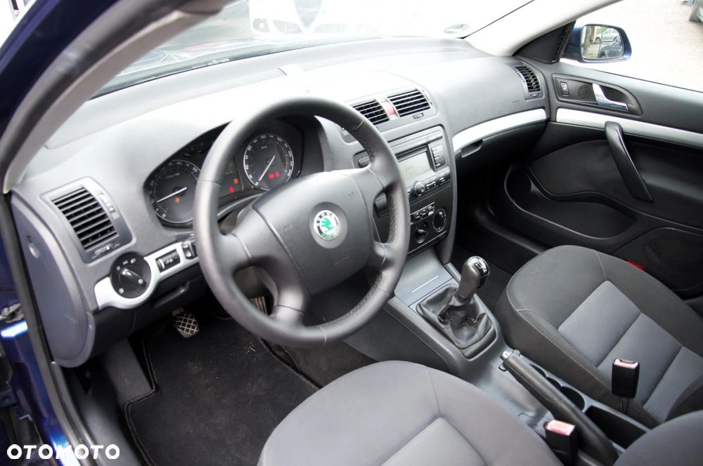 Skoda Octavia 1.6 Combi Selection - 3