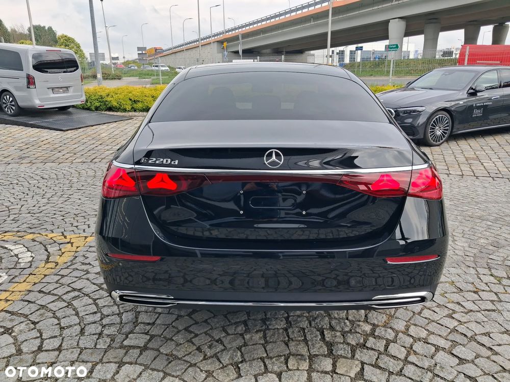 Mercedes-Benz Klasa E 220 d mHEV Avantgarde 9G-Tronic - 6