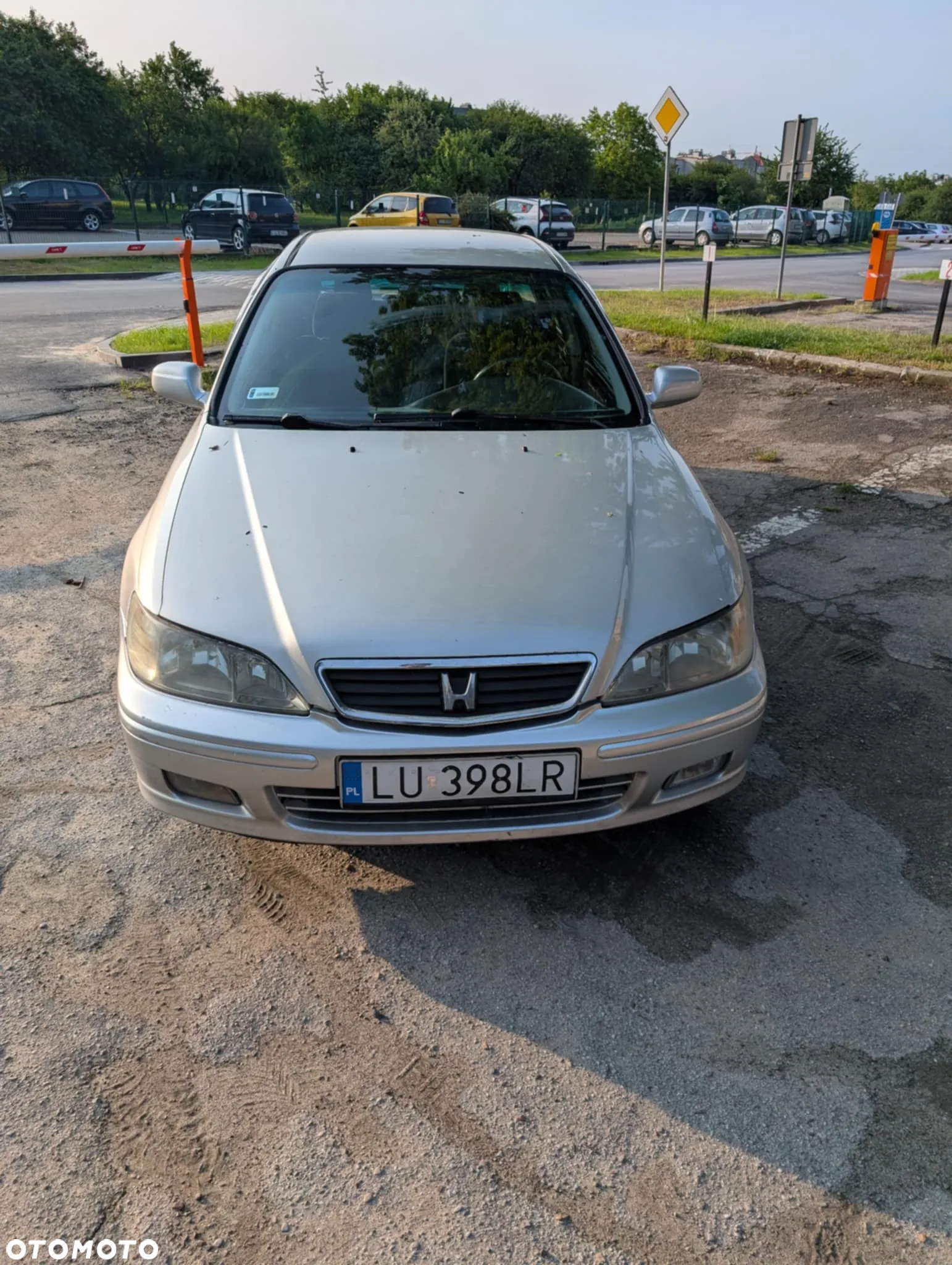 Honda Accord 1.8i LS - 2