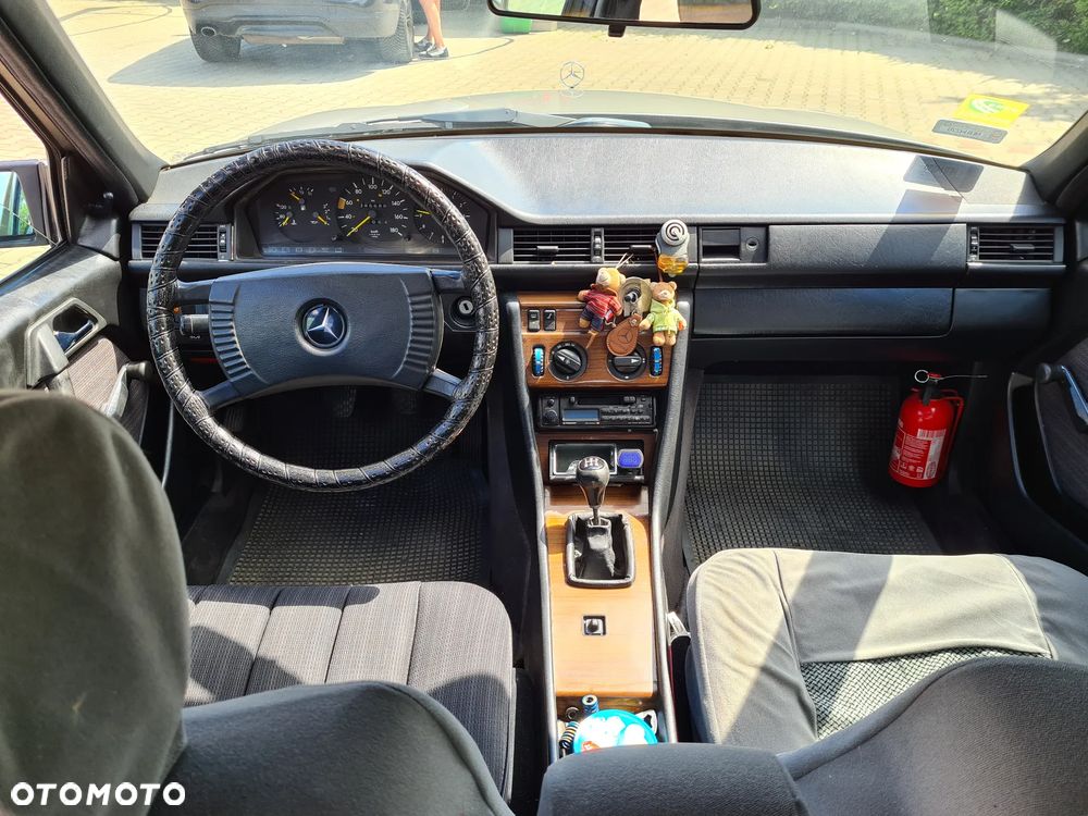 Mercedes-Benz W124 (1984-1993) - 8