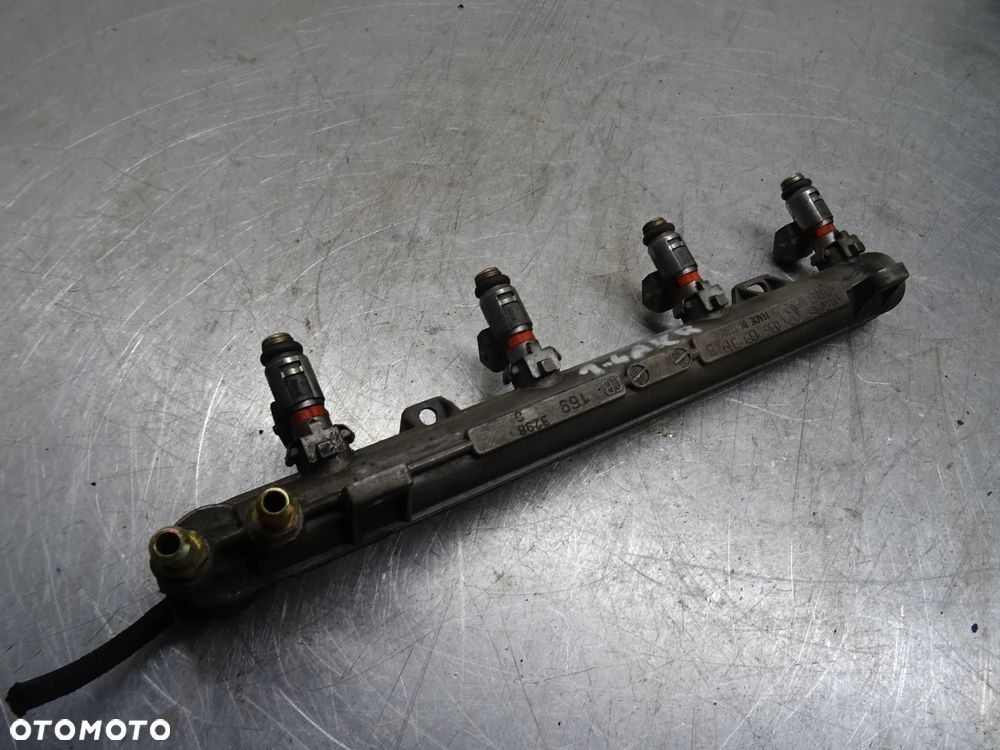 VW GOLF IV HB 3D 97-06 1.4B LISTWA WTRYSKOWA 036133319B - 2