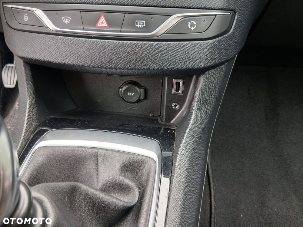 Peugeot 308 1.6 BlueHDi Business Line S&S - 29