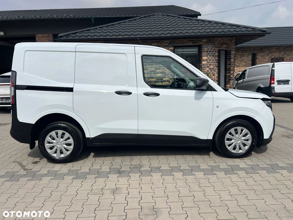 Ford Transit Courier - 4