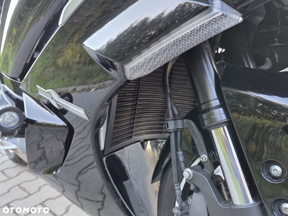 Yamaha FJR - 17